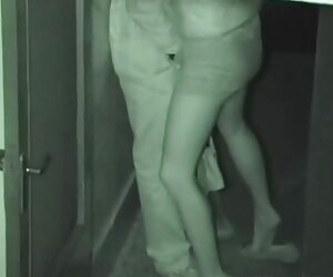 Cô bạn bè bạn sexvietsuong trên webcam, và kích thích khán giả