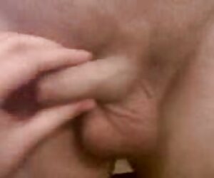 Mảnh đức phimsexvietme kim đứng bên cạnh giường