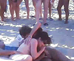 Hai bạn gái đánh một người đàn ông trong nhà để phim sexviet sub khong che xe ở mông cổ khiêu dâm