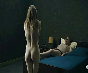 Một người đàn ông trẻ tuổi với một cô gái phim sexviet sub khong che già