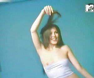 Phim về một diva lớn lên sex viet nâm với một con thỏ