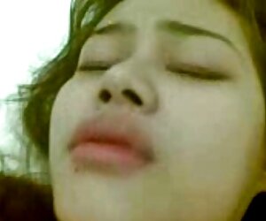 Xoăn Masha gọi là một người bạn đến sexviet tu quay thăm