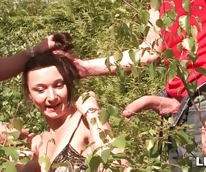 Tóc đỏ, cô bé đưa cô nắm tay trong mông của một tóc đen, người bạn cho các sexviet gay nét của cảm giác Tóc đỏ, cô bé đưa cô nắm tay trong mông của một tóc đen, người bạn cho các sexviet gay nét của cảm giác