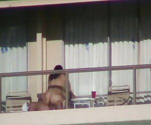 Người sexviet ngoại tình đàn ông trong hai thùng chiên một vẻ đẹp ngồi xuống