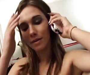 Cô gái say rượu tham dự một sexviet sup bữa tiệc