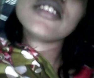 Liliana lấy đồ lót của cô sexviet ngoai tinh và đưa nó cho cả hai.